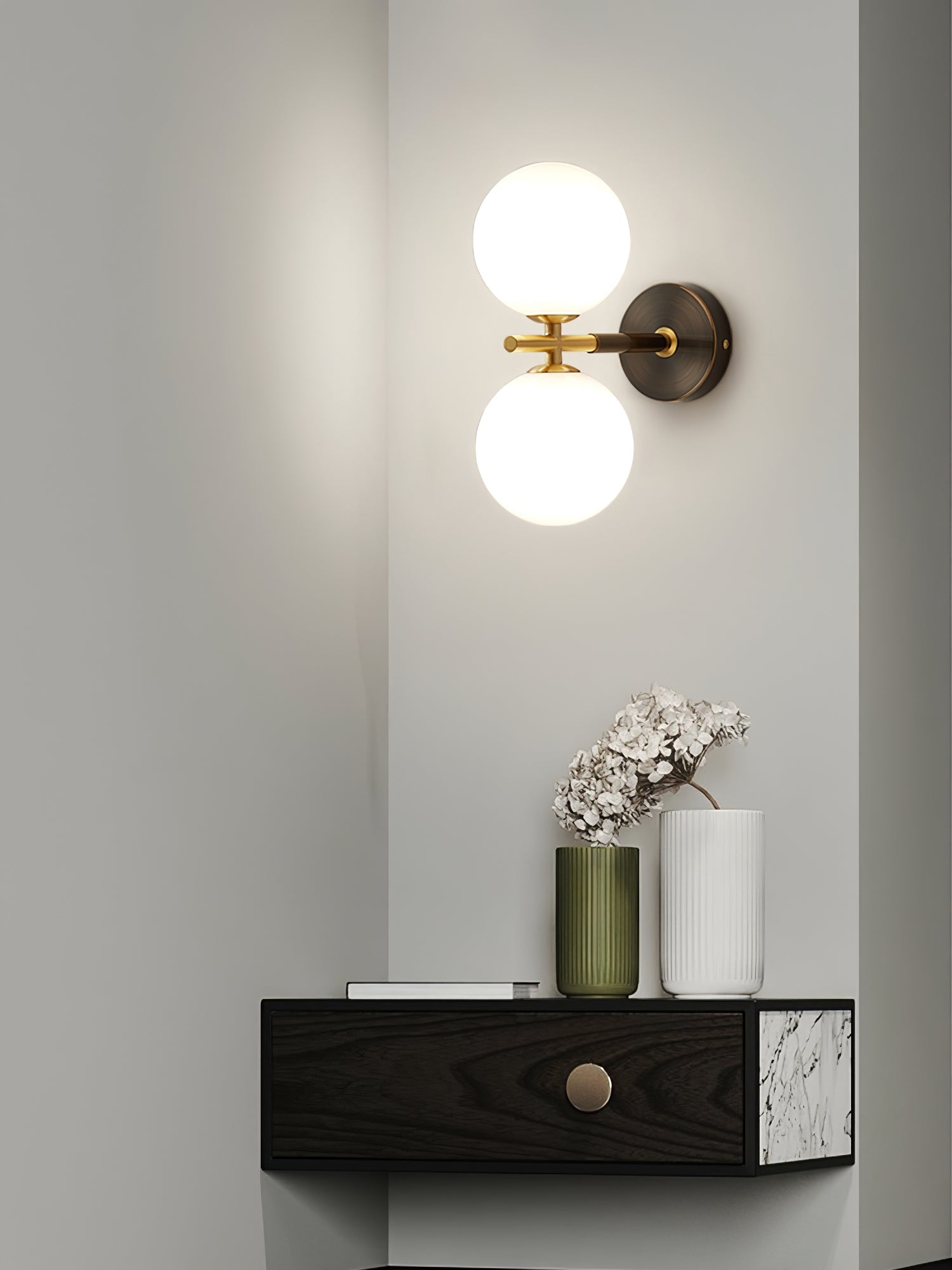 BowLift | GlobalGlow – Gold Wall Lamp with Global Inspiration