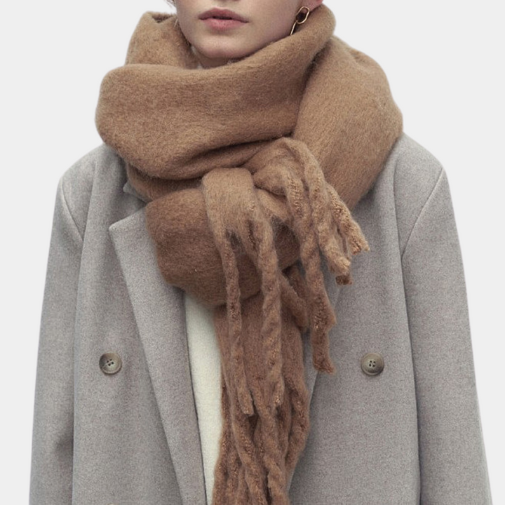 SoftGlam – Luxury Women's Scarf with Warm Look Bowlift