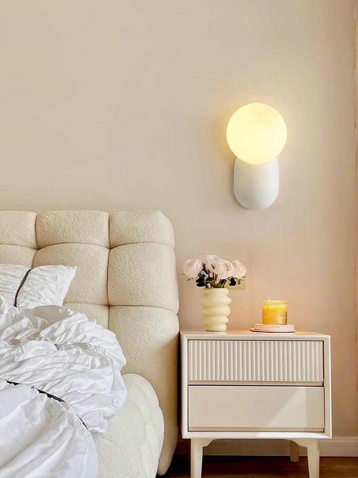 BowLift | ChicGlow Resin Wall Lamp – Elegance and Energy Efficiency in One