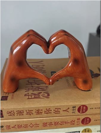 BowLift | LoveSculpt Handcrafted Heart Decoration – Symbol of Love & Connection for Home Decor