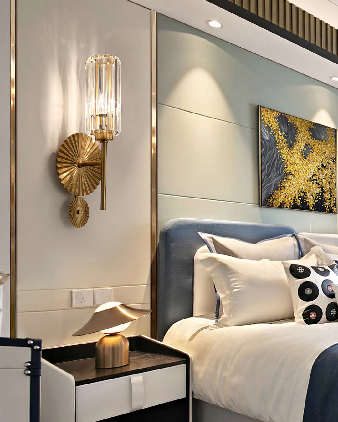 BowLift | Classic Cylinder-Shaped Wall Lamp for Stylish Interiors