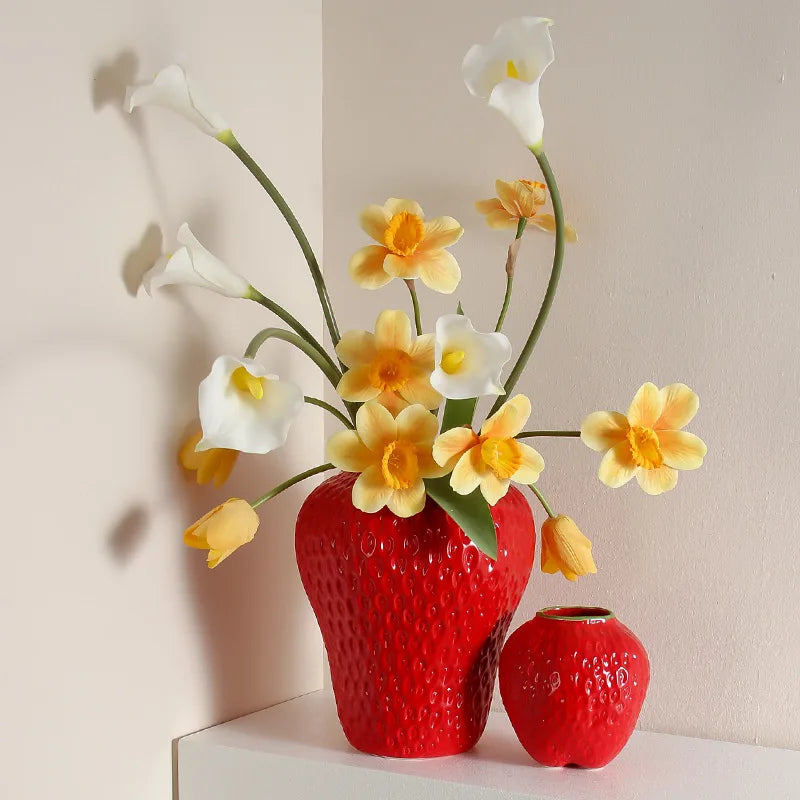 BowLift | WhimsyBerry - Ceramic vase Strawberry