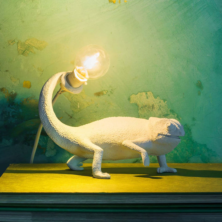 BowLift | CamouGlow – Resin Table Lamp with Charming Chameleon Detail