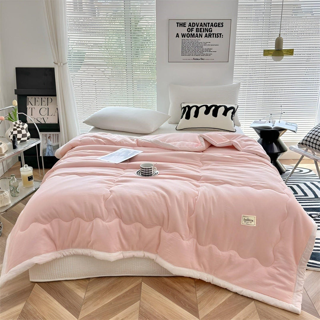 BowLift | Lightweight Breathable Cool Duvet Made of High-Quality Fibers for Comfortable Summer