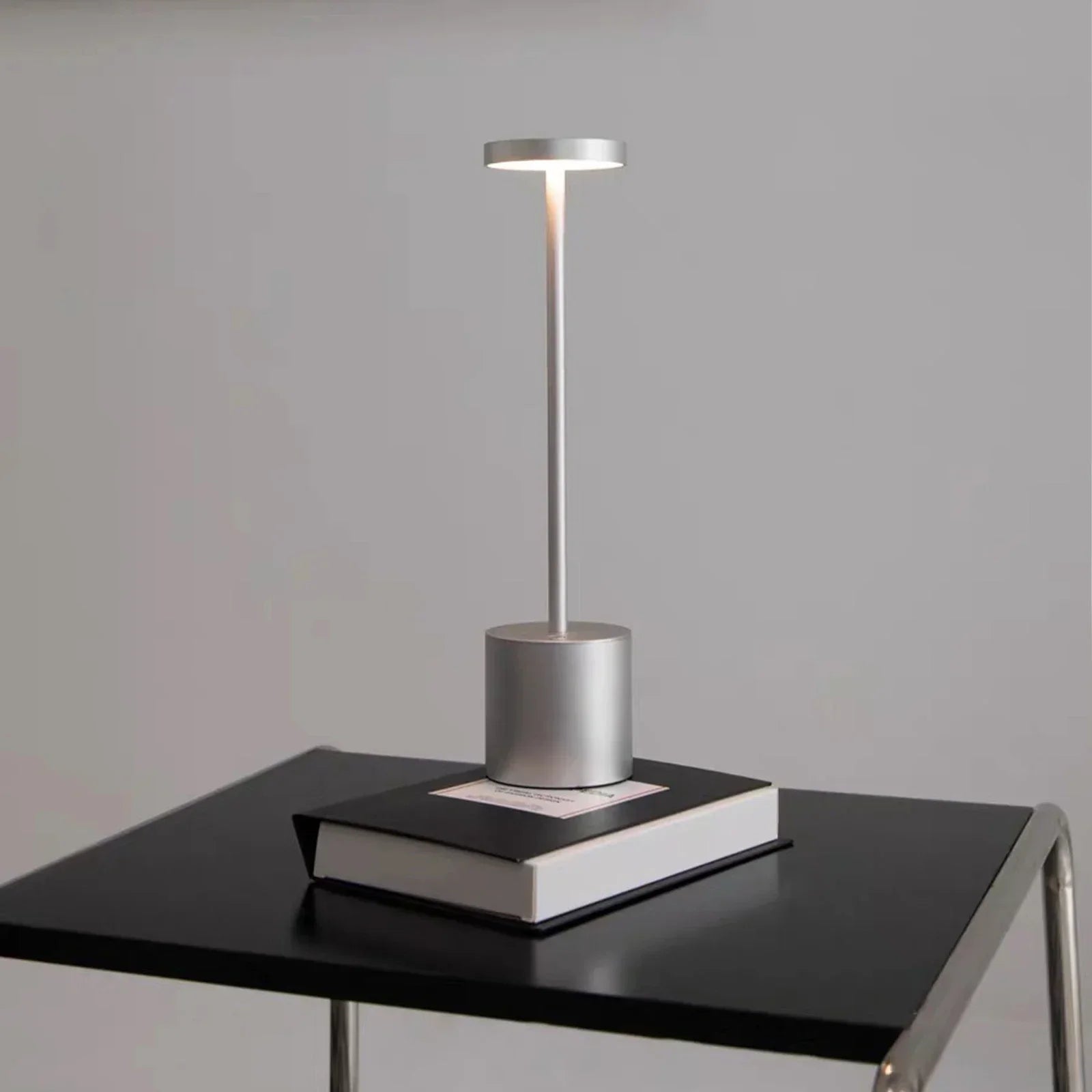 BowLift | Classic wireless lamp - Touch sensor LED desk lamp with 3 adjustable color temperatures