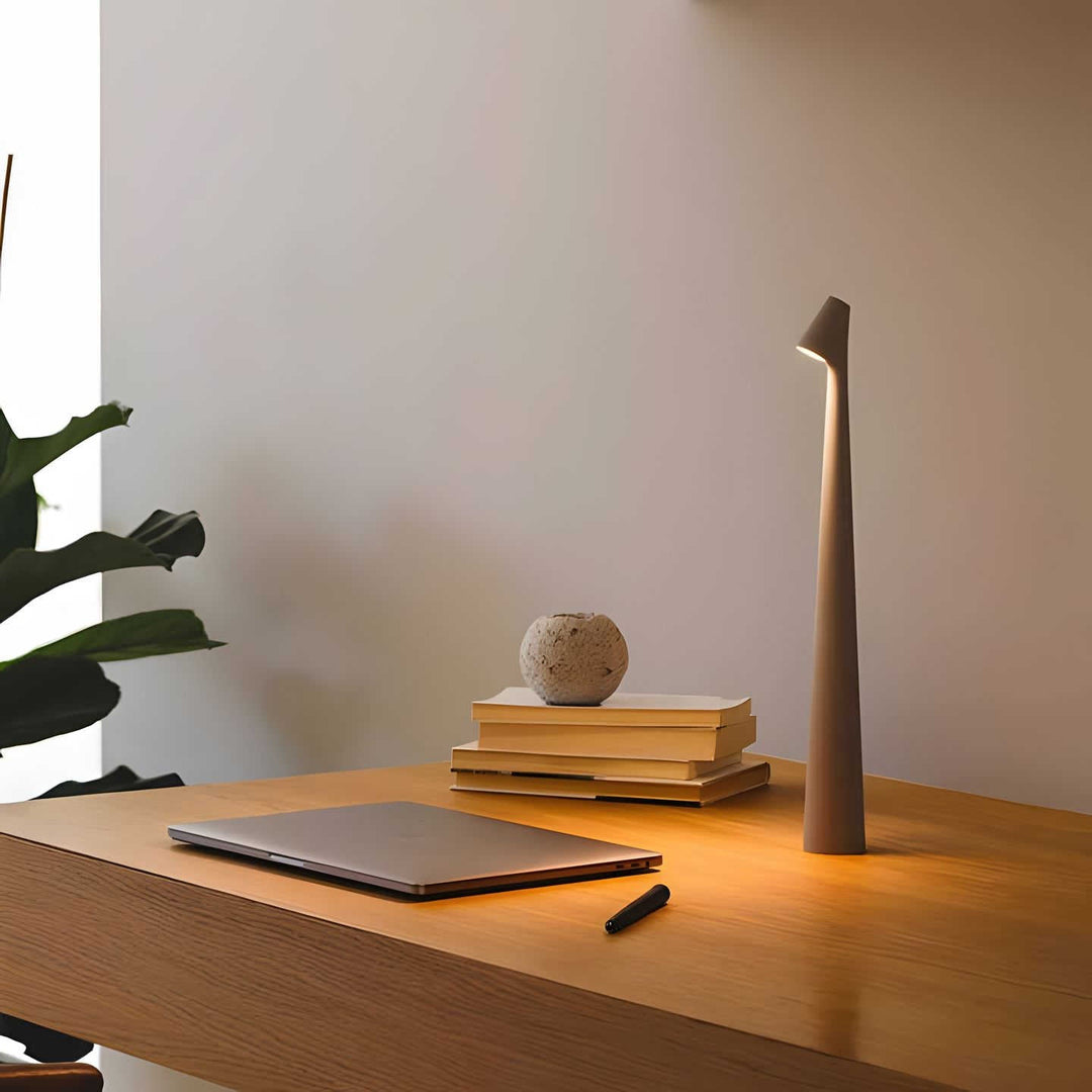 LunaSlim – Elegant Wireless Table Lamp with Adjustable Lighting Bowlift