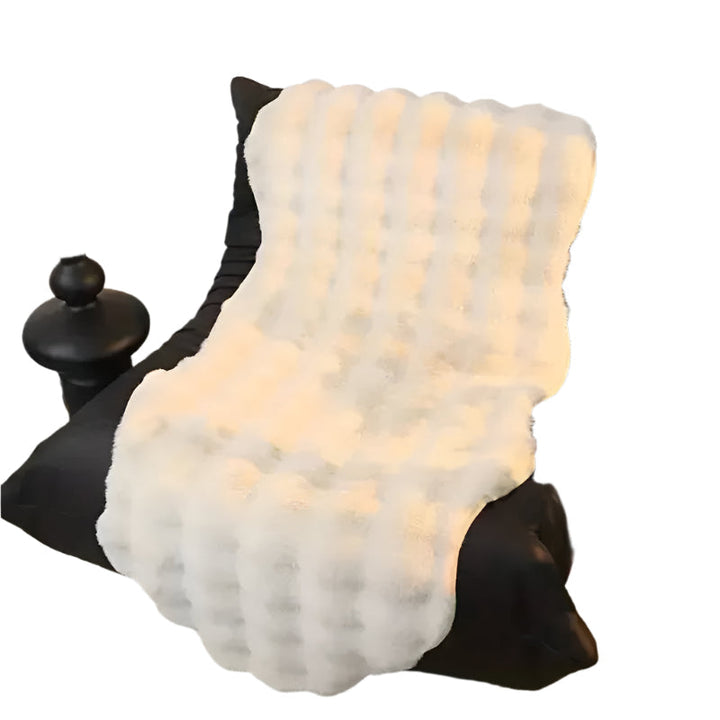 Ultra-soft plush blanket with non-slip back Bowlift