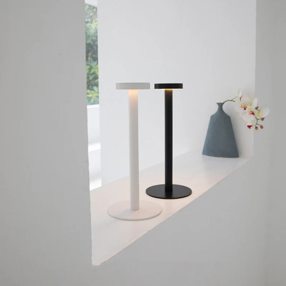 BowLift | Zephyr Aluminum LED Table Lamp