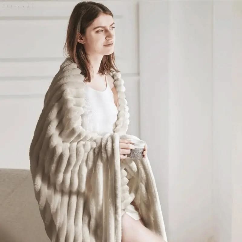 BowLift | Soft Textured Blanket for Bed and Sofa Comfort