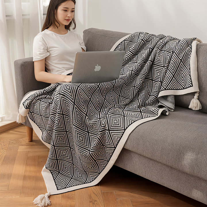 BowLift | GeoComfort Fleece Blankets – Soft, lightweight polyester with modern print
