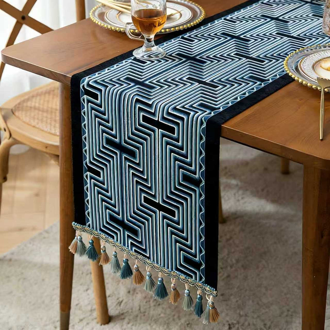 BowLift | European and American - Style Chenille Tablecloth