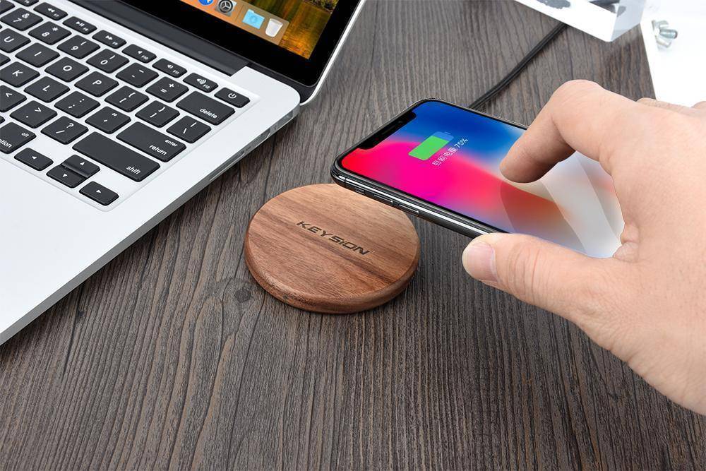 BowLift | Qi Fast Charger with Natural Bamboo Design