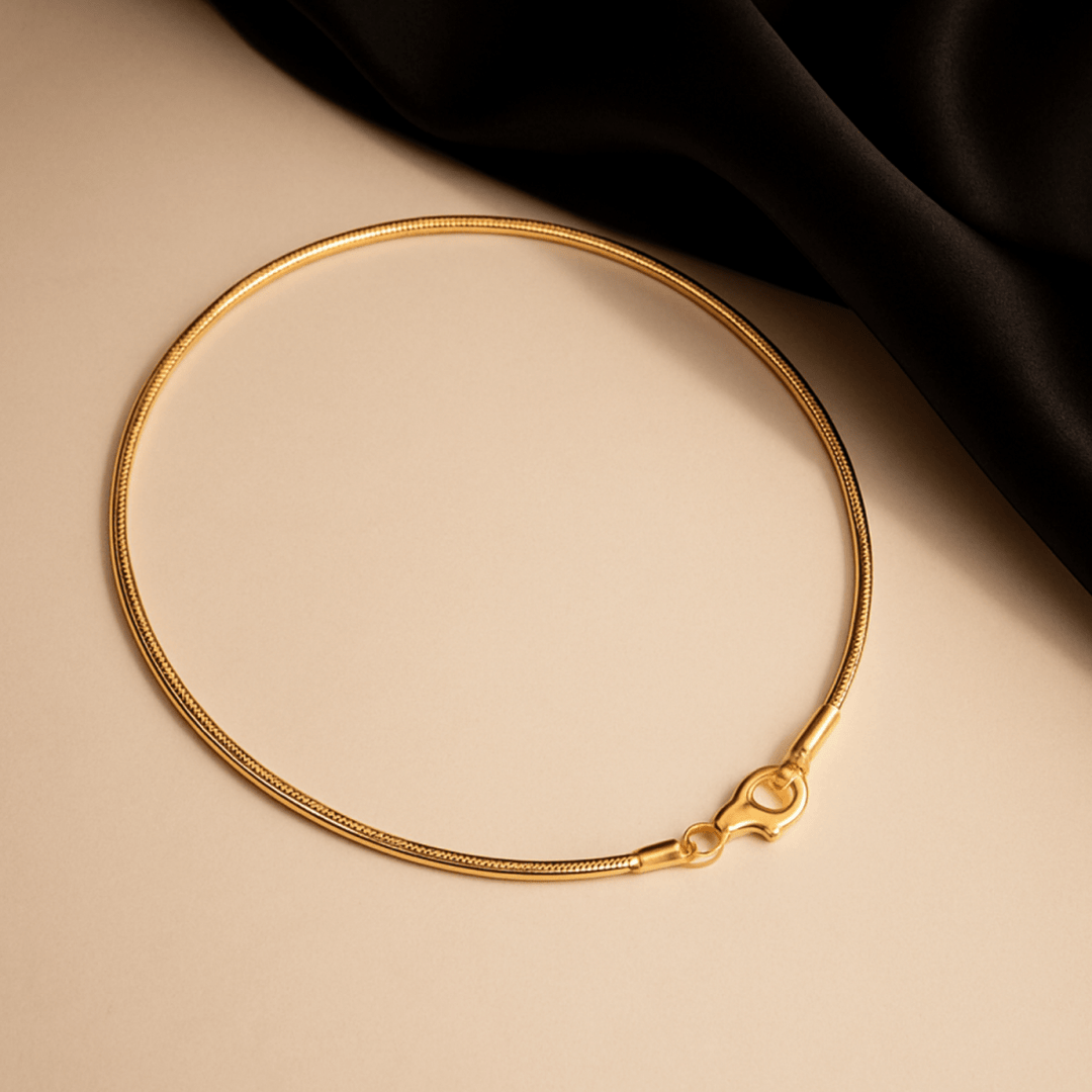 BowLift | Minimalistic watch with elegant snake buckle