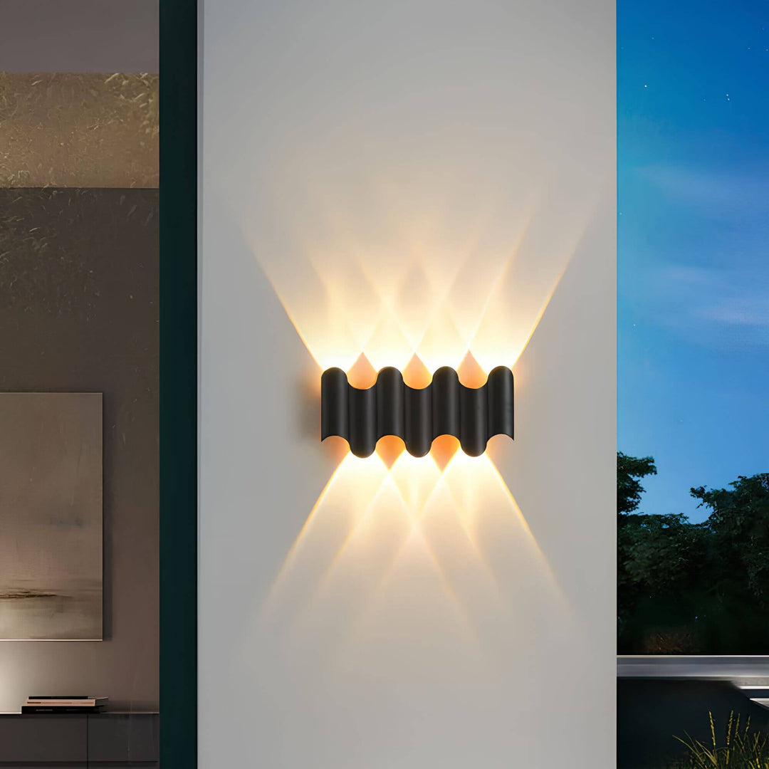 BowLift | Aluminum Wall Lamp