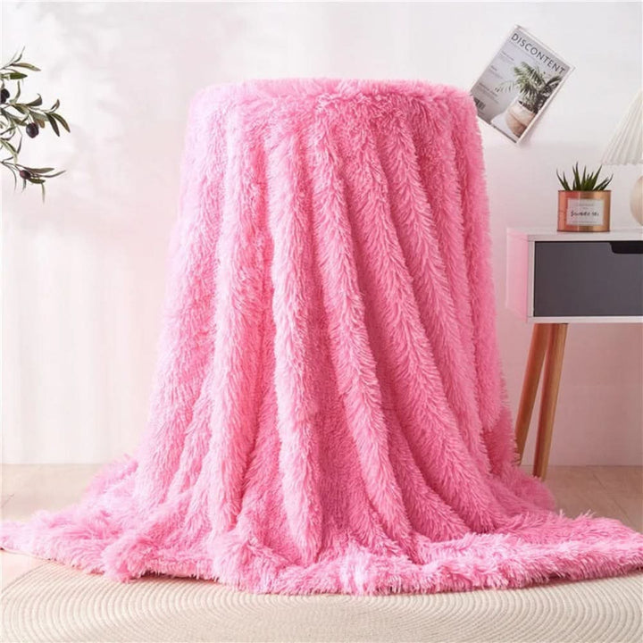 BowLift | Plush Faux Fur Blanket with Silky Touch & Elegant Fall