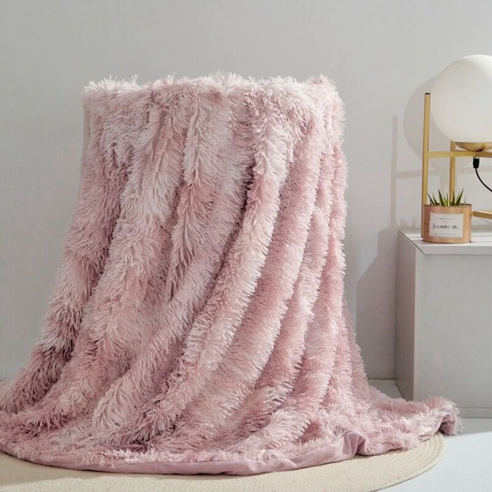 BowLift | Soft artificial fur blanket with velvet-like warmth