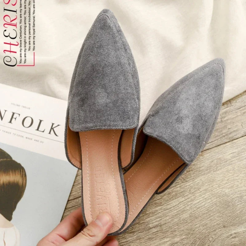 BowLift | Elegant suede mules with pointed toe