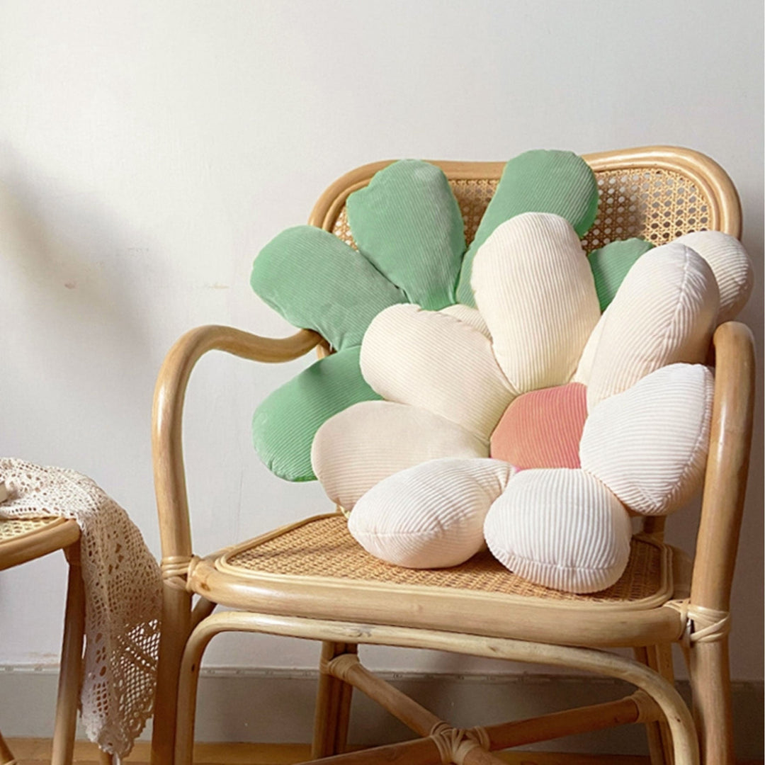 Fluffy Daisy Cushion | Bowlift