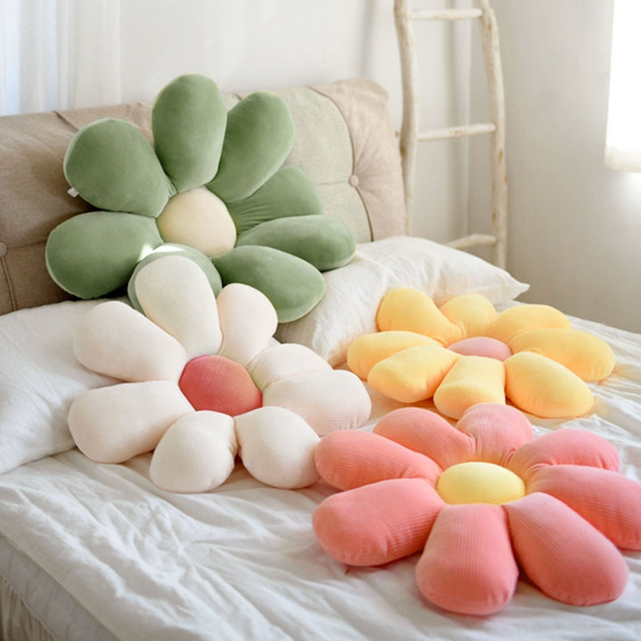 Fluffy Daisy Cushion | Bowlift