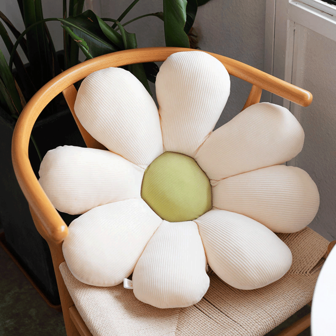 Fluffy Daisy Cushion | Bowlift