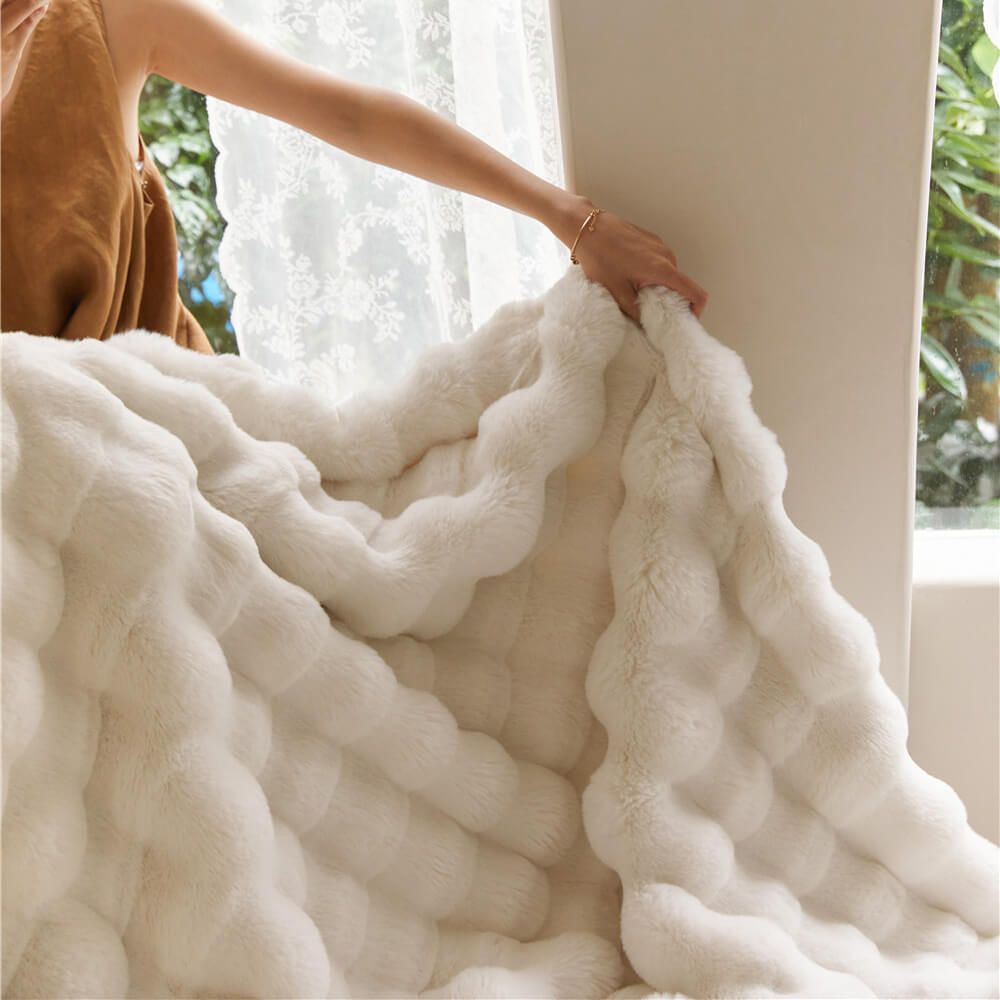 BowLift | Premium Bubble Double Layer Thick Faux Rabbit Fur Blanket