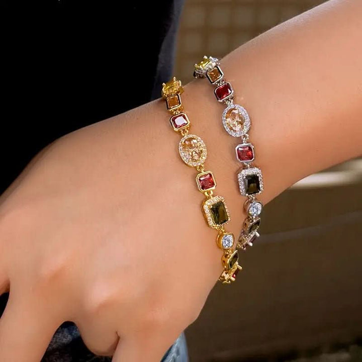 BowLift | Modern jewelry set with geometric zirconia design