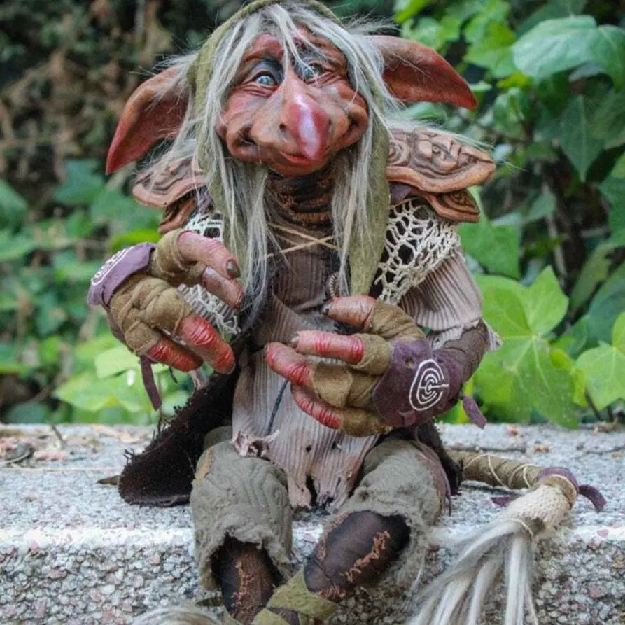 BowLift | Charming garden statue made of resin for an inviting atmosphere