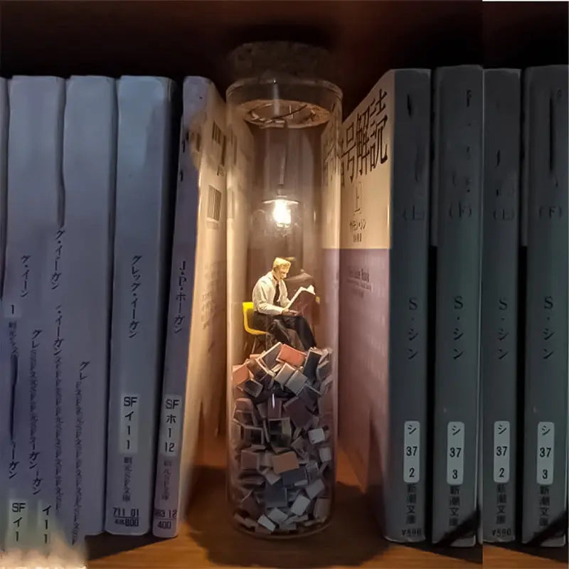 BowLift | Glass-Miniature-Diorama for Book Lovers