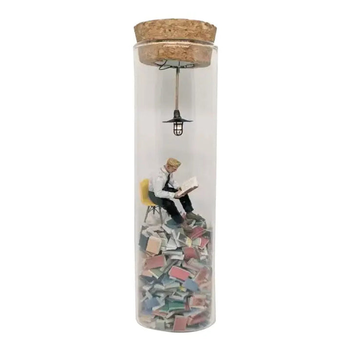 BowLift | Glass-Miniature-Diorama for Book Lovers