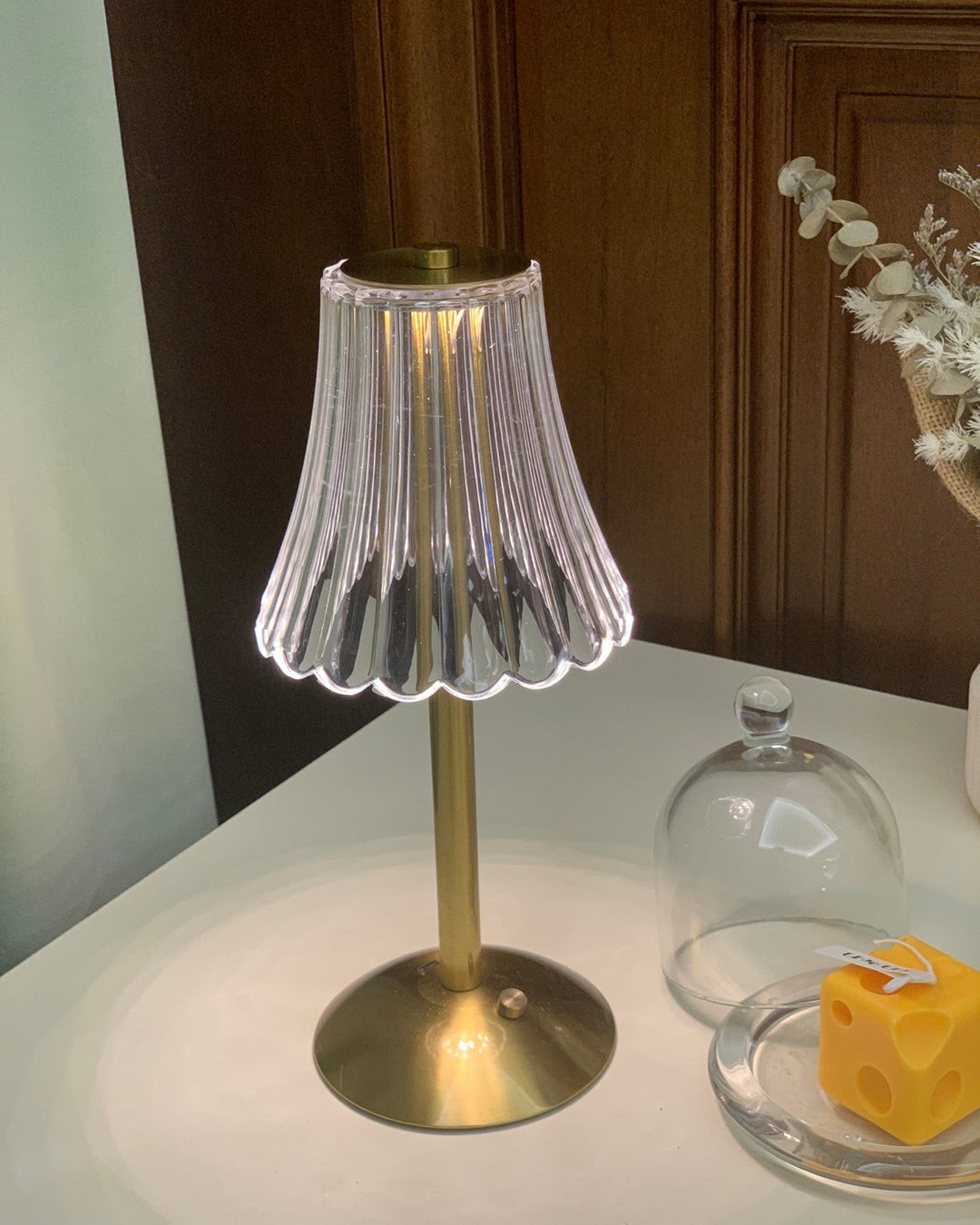 BowLift | RadiantGold – Elegant Portable Table Lamp