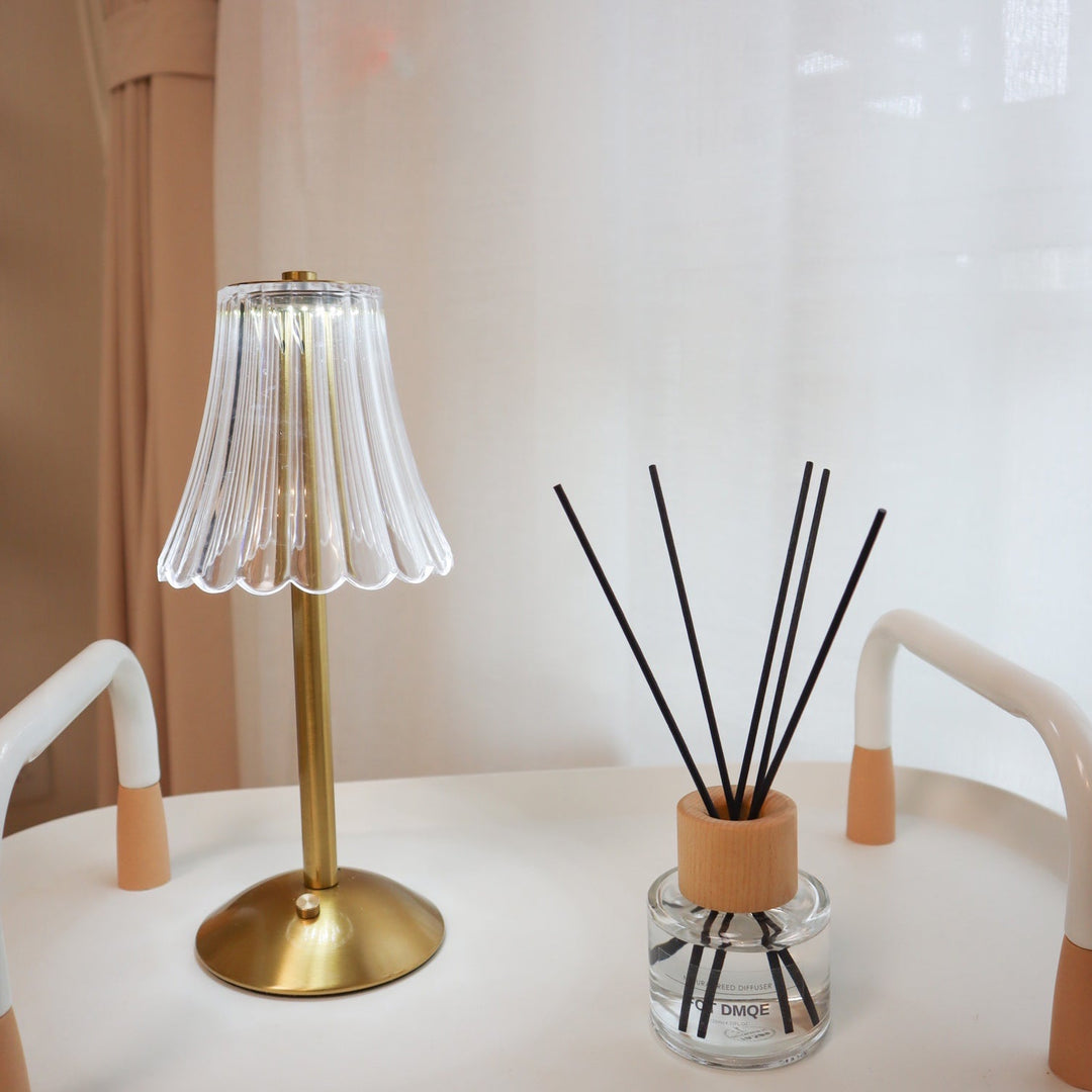 BowLift | RadiantGold – Elegant Portable Table Lamp