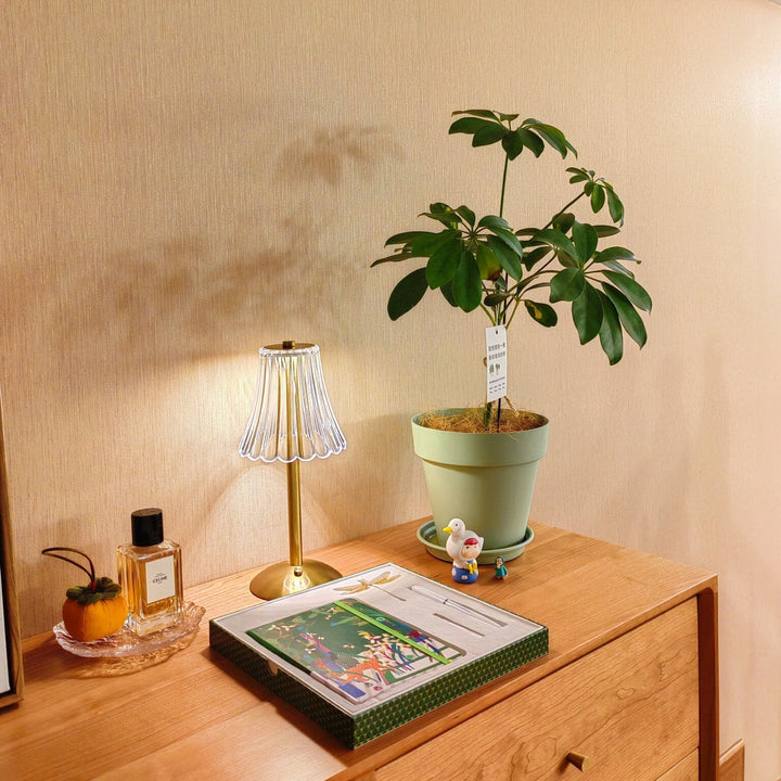 BowLift | RadiantGold – Elegant Portable Table Lamp