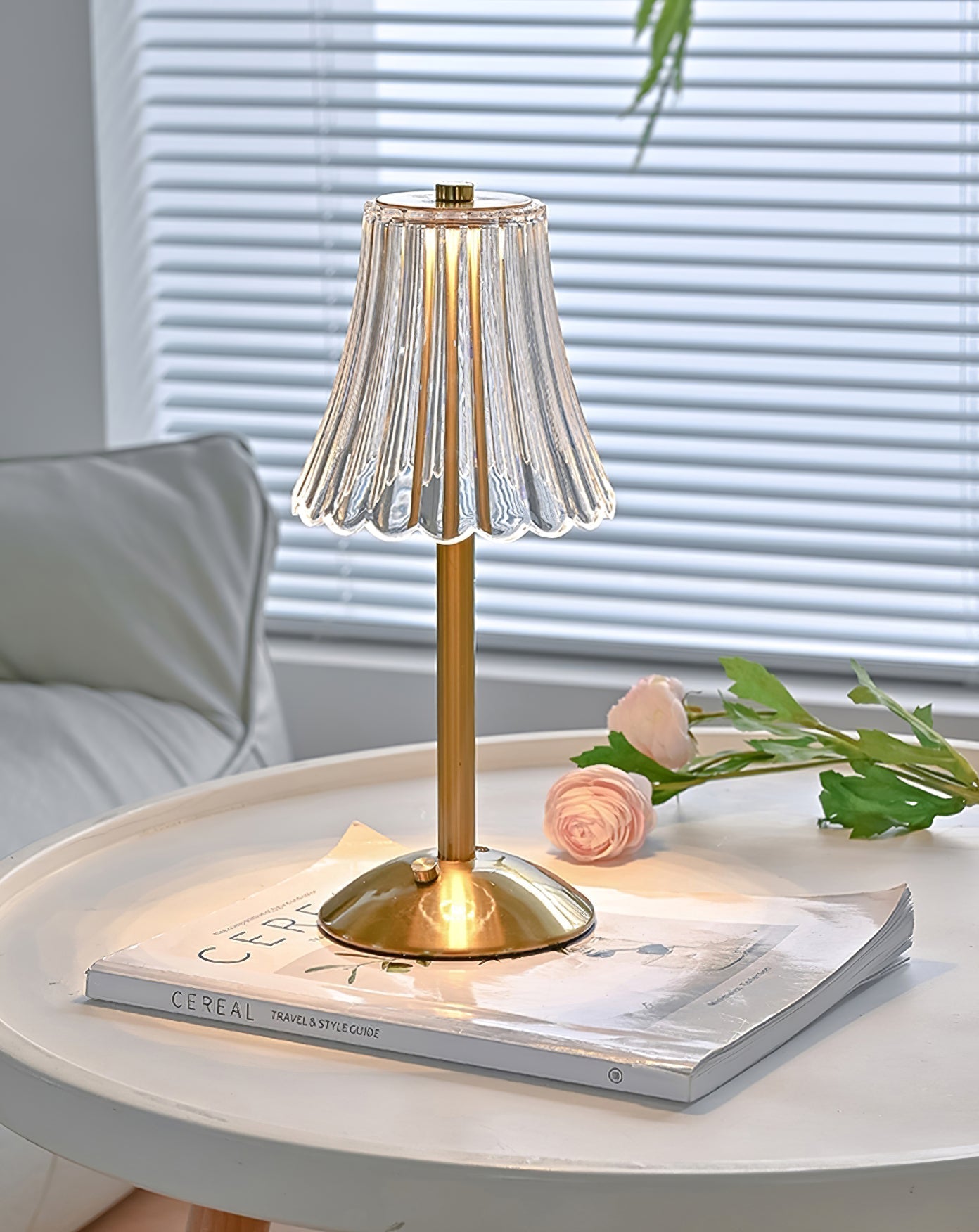 BowLift | RadiantGold – Elegant Portable Table Lamp