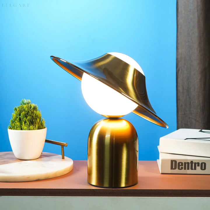 BowLift | Elegant Gold Table Lamp With LED, Scandinavian Design For Cozy Interior