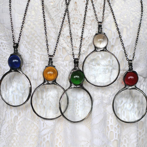 BowLift | Elegant Necklace with Magnifying Pendant