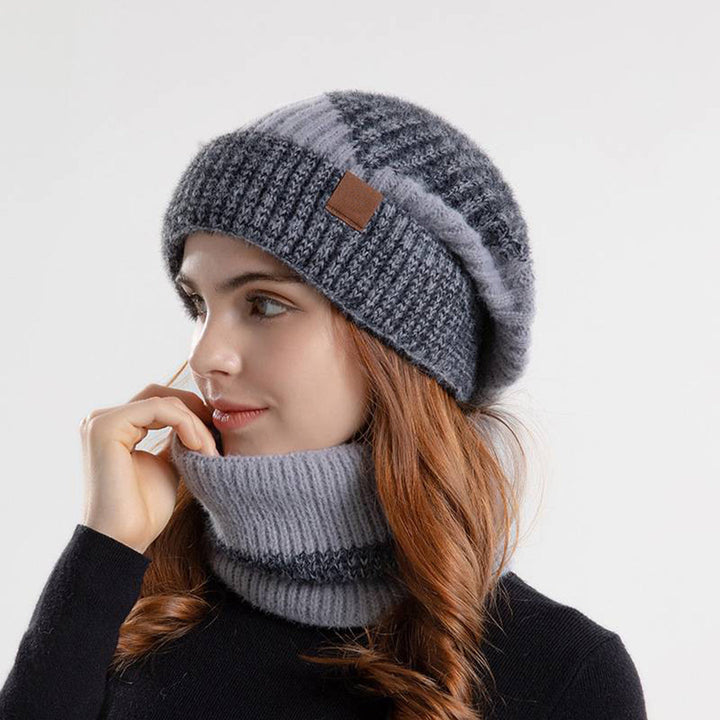 CozyWrap Set – Trendy Beanie and Scarf for Winter Bowlift