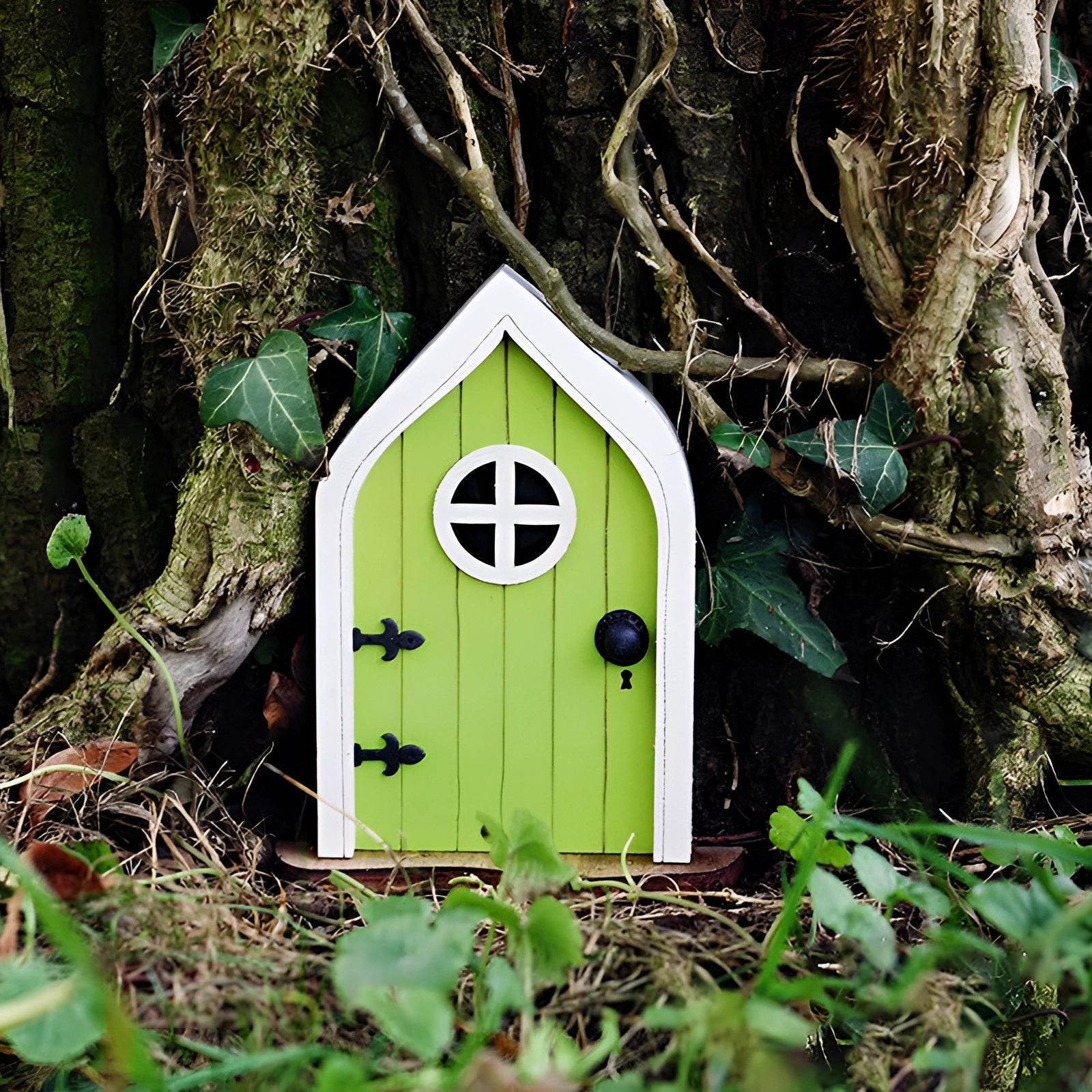 BowLift | Garden Ornament Miniature Wooden Fairy Door