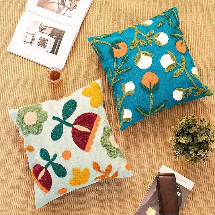 BowLift | Botanical cushions - Wake up nature in your home decor!