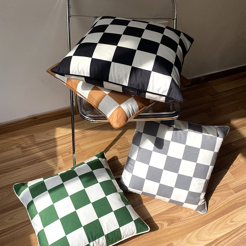 BowLift | Mattes Checkerboard Pillowcase