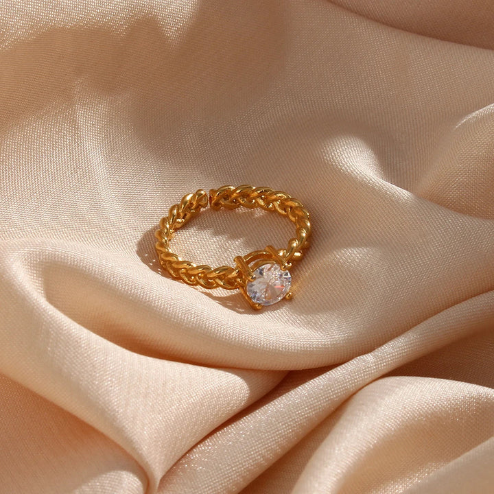 BowLift | Classy Woven Band Diamond Ring