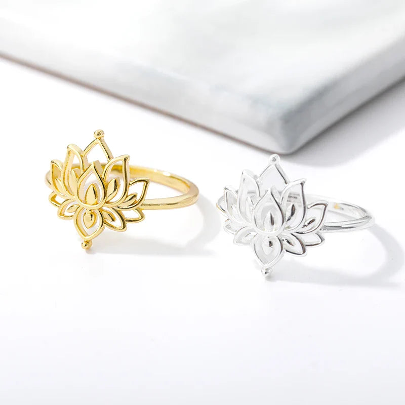 BowLift | Dainty Lotus Flower Outline Ring