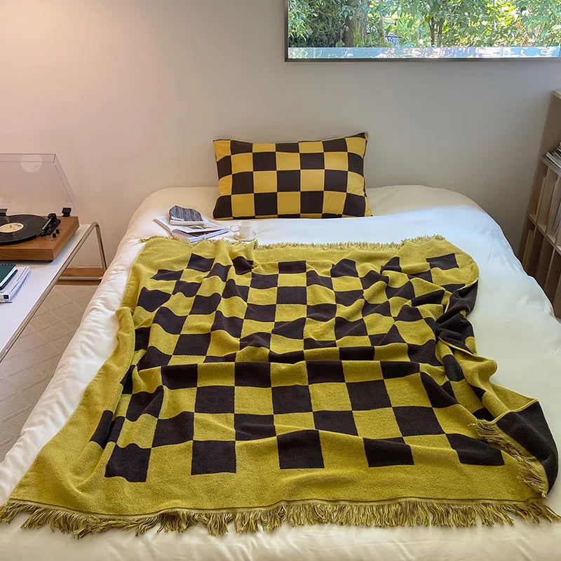 Checkered Single Layer Blanket | Bowlift