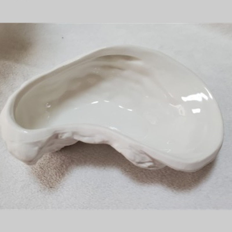 BowLift | Oyster Shaped Ceramic Plate
