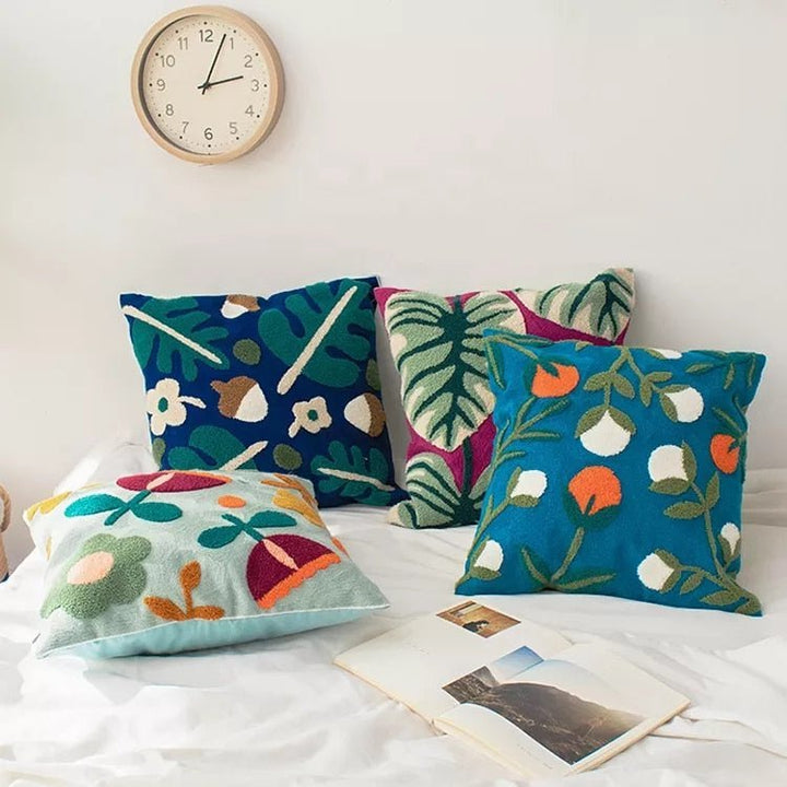 BowLift | Botanical cushions - Wake up nature in your home decor!
