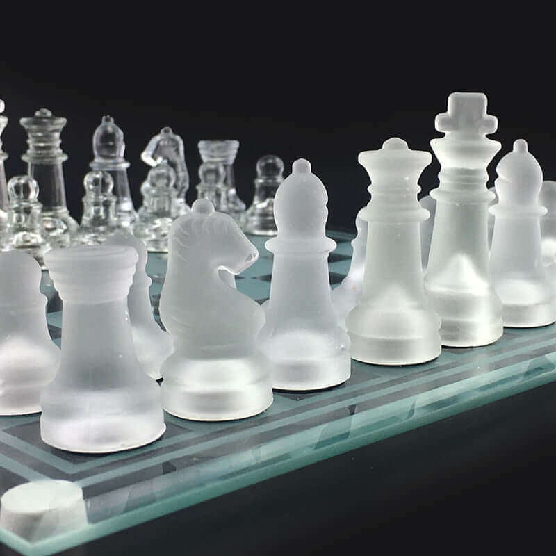 BowLift | Glass Chess Set