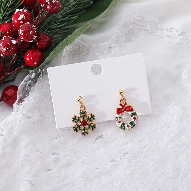 BowLift | Charming Christmas Time Design Earrings
