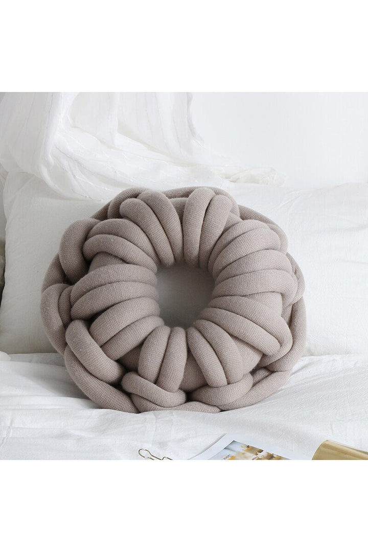 Yarn Knot Pillow | Bowlift