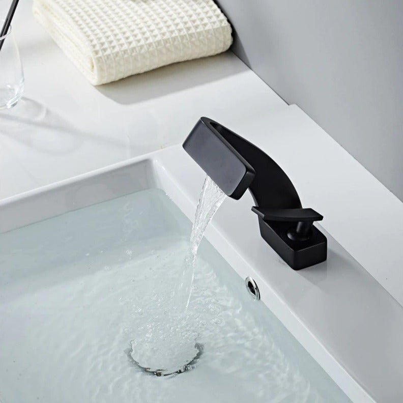 Everest - Modern Curved Faucet │ Daring and Refined Design | Bowlift