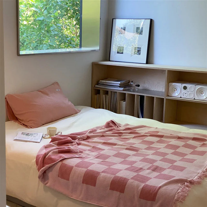 Checkered Single Layer Blanket | Bowlift