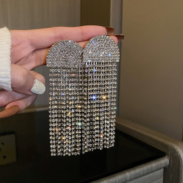 Breathtaking Statement Earrings | Give your Outfit the Perfect Touch Bowlift